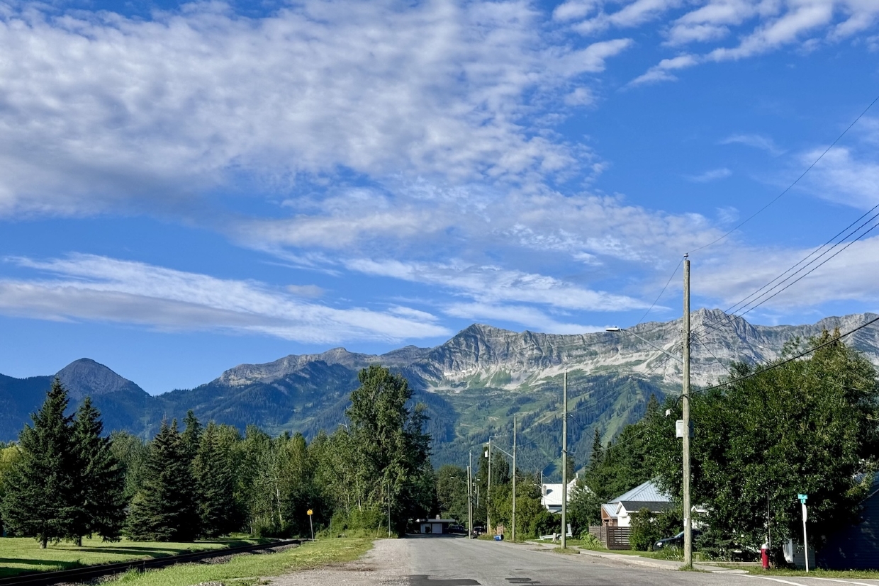 The Lizard Range, looking South from 1st Avenue. 9am, Friday, July 25th, 2025.