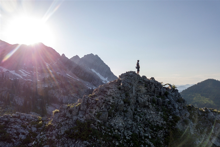 Hiking Spineback Trail at Island Lake Lodge