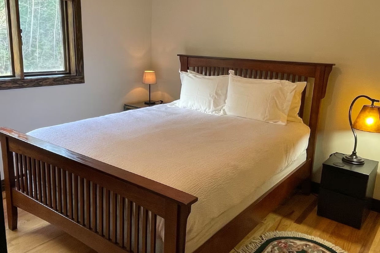 Fernie Log Cabin Queen Bedroom