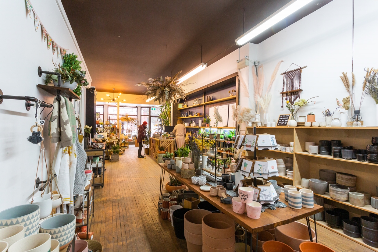 Find unique gifts inside the Green Petal